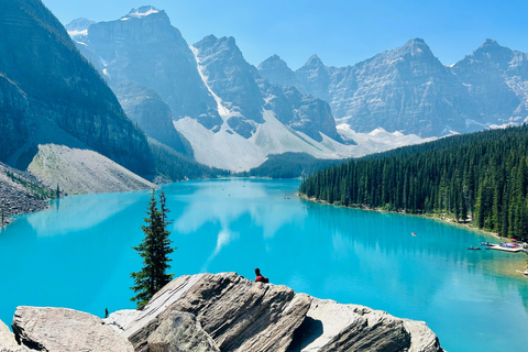 Banff: Lake Louise and Moraine Lake Return Shuttle Service From Banff Train Station