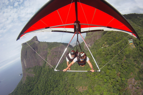 Abenteuer Drachenfliegen in Rio de JaneiroRio de Janeiro: Gleitschirmabenteuer mit Hotelabholung