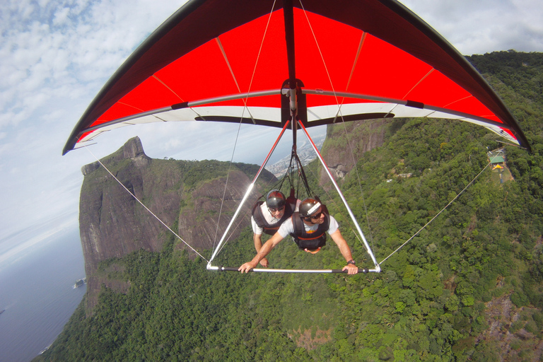 Abenteuer Drachenfliegen in Rio de JaneiroRio de Janeiro: Gleitschirmabenteuer mit Hotelabholung