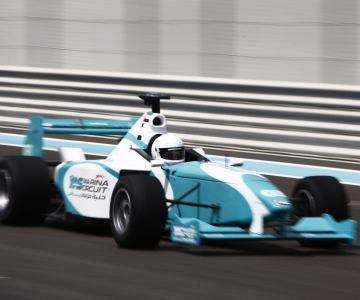 Abú Zabí: Zážitek z jízdy ve Formuli Yas 3000