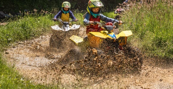Queenstown: Kids & Parents Ride Quad Bikes for 45 Minutes