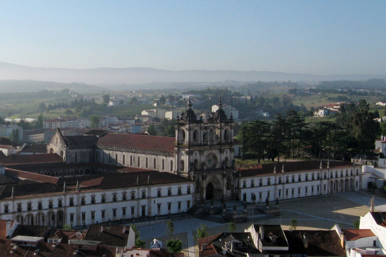 Excursão privada de dia inteiro a Óbidos, Nazaré, Alcobaça e MafraTour privado em inglês, francês, português ou espanhol