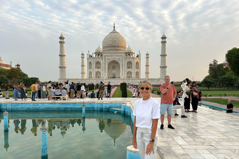 From Delhi: Private Taj Mahal & Agra Luxury Tour by Fortuner Tour with Toyota Fortuner and Tour Guide Only