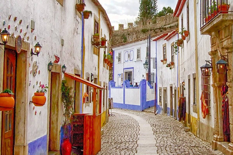 Óbidos/Nazaré/Alcobaça/Mafra Private Tour ab Lissabon 9 StundenLissabon: Ganztages Durch Lands der Zisterzienser-Tour