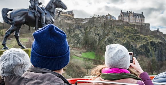 Edinburgh: Hop-On Hop-Off Bus Pass with 3 City Tours
