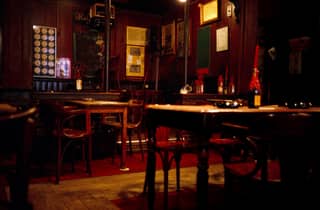 Amsterdam: Private Kneipentour mit einem einheimischen Barkeeper