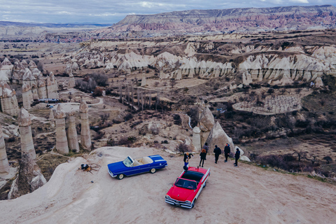 Capadocia: Tour en Coche Clásico con Champán