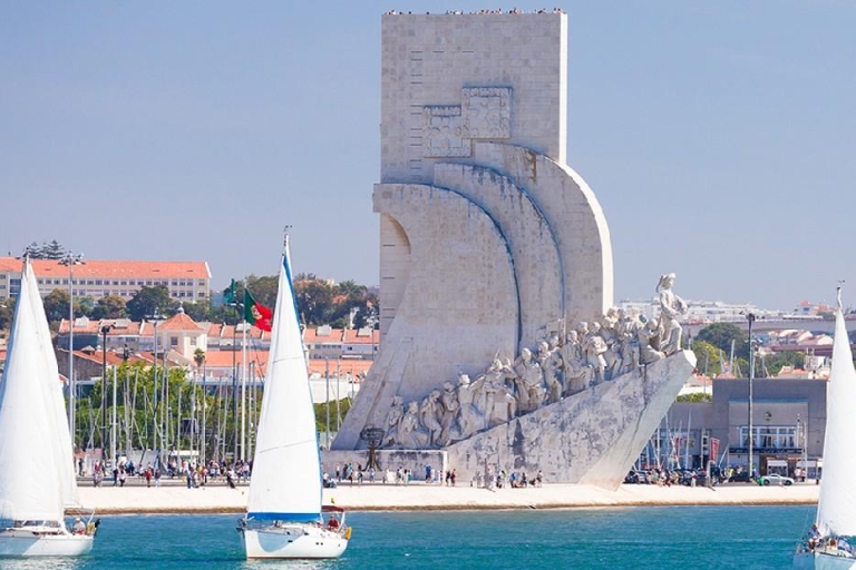 Desde Lisboa: tour privado de medio día a Sintra y CascaisTour privado en alemán