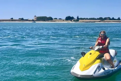 Excursión en moto acuática de 1 hora en la isla de Ré
