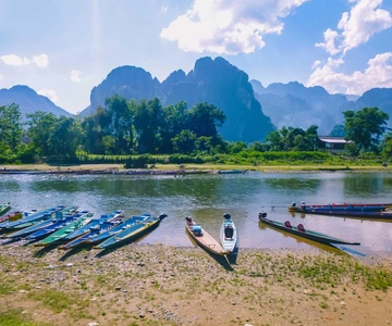 Vangvieng una belleza y cosas increíbles que hacer.