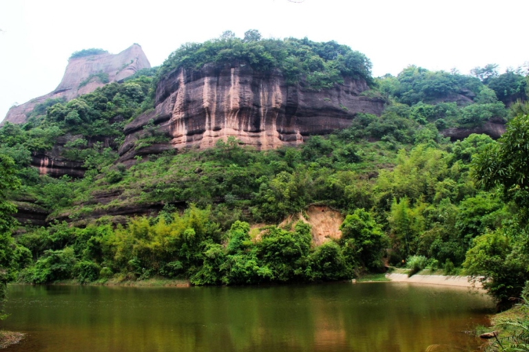 Von Guangzhou: Mount Danxia und Nanhua Tempel Ganztägige