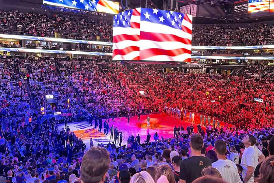 Phoenix: Phoenix Suns Basketball Spiel Ticket. Foto: GetYourGuide Phoenix: Phoenix Suns Basketball Spiel Ticket. Foto: GetYourGuide