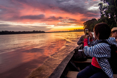 Tambopata: Trekking, Canoeing and Wildlife on Lake Sandoval