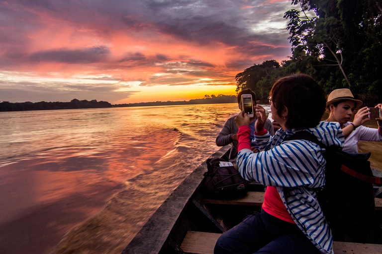 Tambopata: Trekking, Canoeing and Wildlife on Lake Sandoval