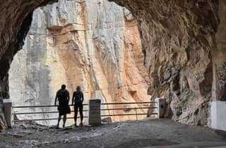 Valencia: Unvergessliche Wander-, Schwimm- und Wasserfalltour in Montanejos