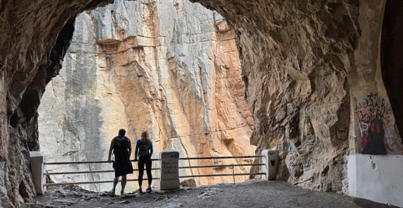 Valencia: Epic Montanejos Hiking, Swim & Waterfall Tour