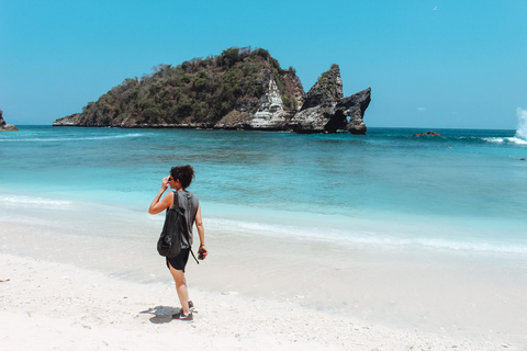 Nusa Penida: Alquiler de coches privados con conductor experimentadoServicio de recogida en los puertos de Nusa Penida