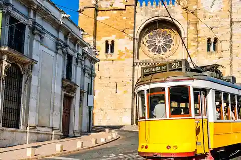 Lisbon: Private Full Day City Tour