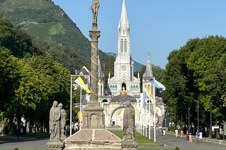 Lourdes Express: Private Guided Tour of the Sanctuaries