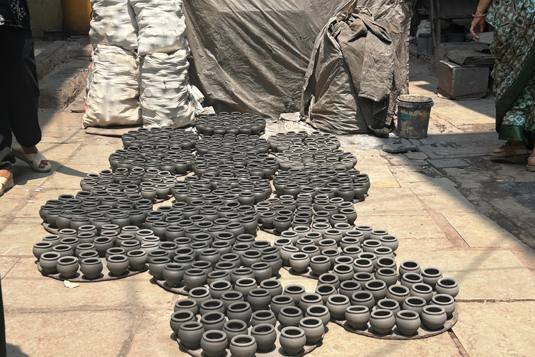 Mumbai: Unique Dharavi Slum Tour with a Local Guide Tour with Hotel Pickup & Drop