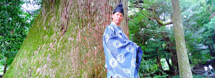 Wakayama : marche sacrée de Kumano Kodo jusqu'à Nachi en tenue Heian