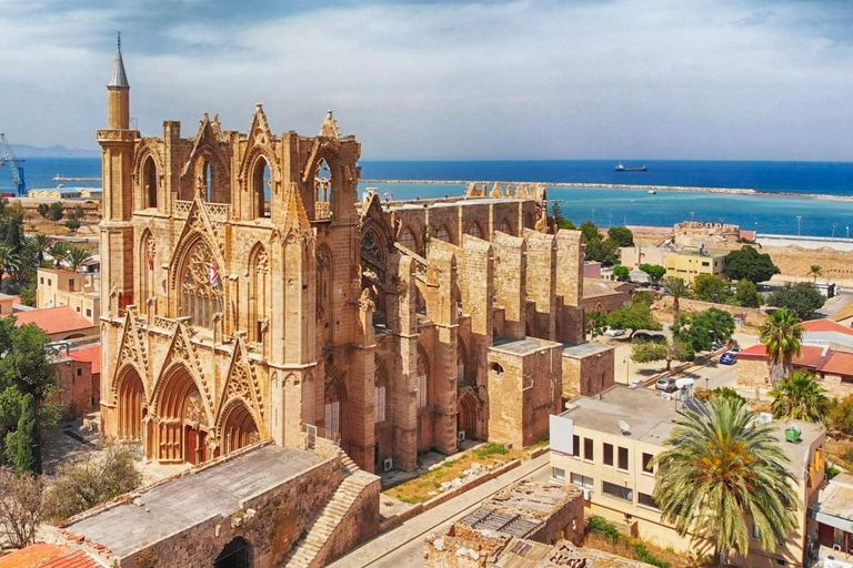 Z Ayia Napa i Protaras: wycieczka z przewodnikiem do Famagusty i SalamisZ Ajia Napy i Protaras: Famagusta i Salamina z przewodnikiem