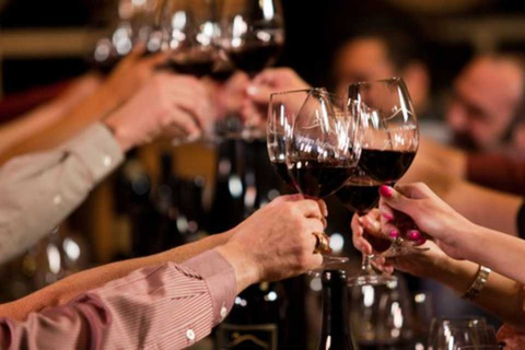 Milão: Degustação de vinhos com um sommelier italianoMilão: degustação de vinhos com um sommelier italiano