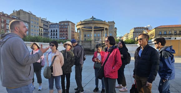 Pamplona: Rundgang und Fotosession mit Stieren