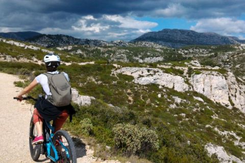 De Marselha: Excursão de bicicleta de montanha e parque nacional de Calanques