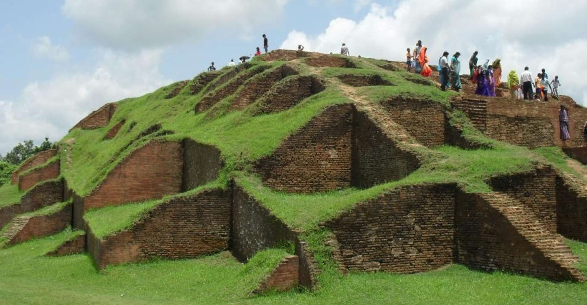 Bogra Day Tour with Mahasthangarh and Paharpur - Housity