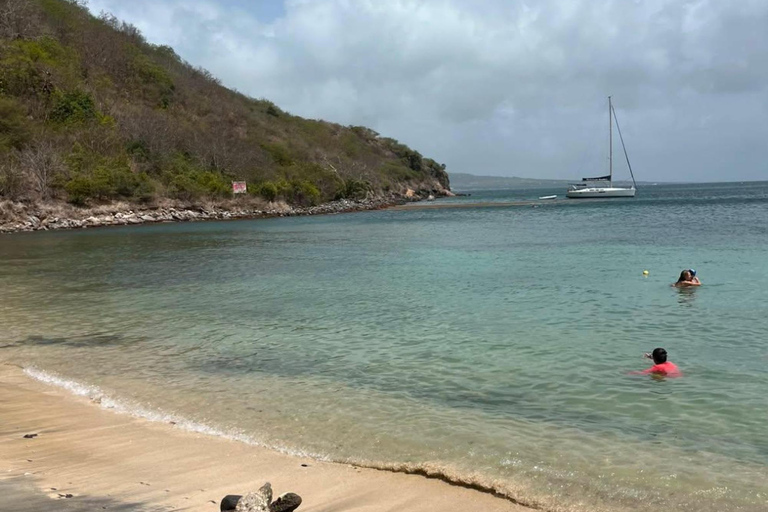 St Kitts: Reggae Beach Bar Bundle Pass