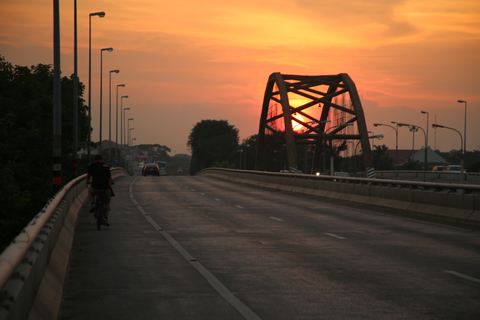 Ayutthaya: excursão de bicicleta de 3 horas ao pôr do sol