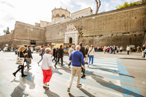 Rome: Vatican and Sistine Chapel Tour with St. Peter's Small Group Tour with a Maximum 20 People in English