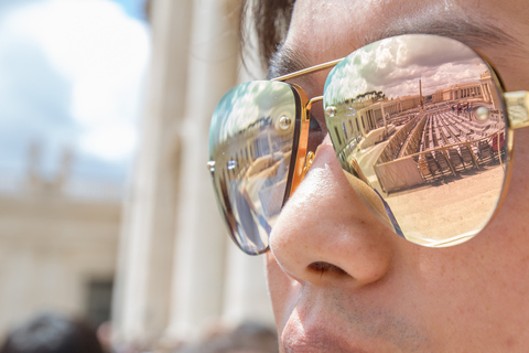 Vaticano, Cappella Sistina e San Pietro: tour guidatoTour per piccoli gruppi con un massimo di 20 persone in italiano