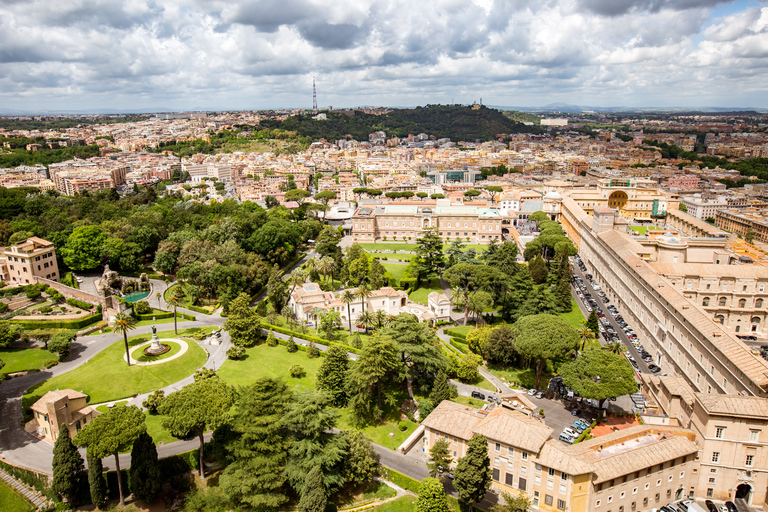 Rome: Vatican and Sistine Chapel Tour with St. Peter's Small Group Tour with a Maximum 20 People in English