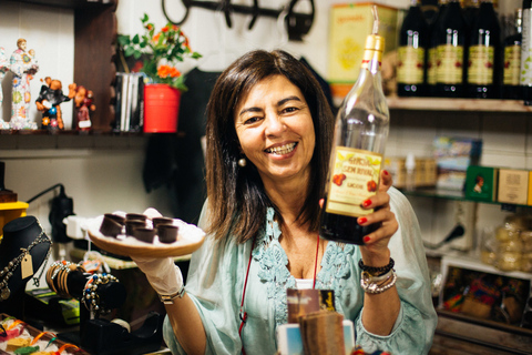 Lisbonne: visite privée en soirée avec boissons et bouchées à Alfama