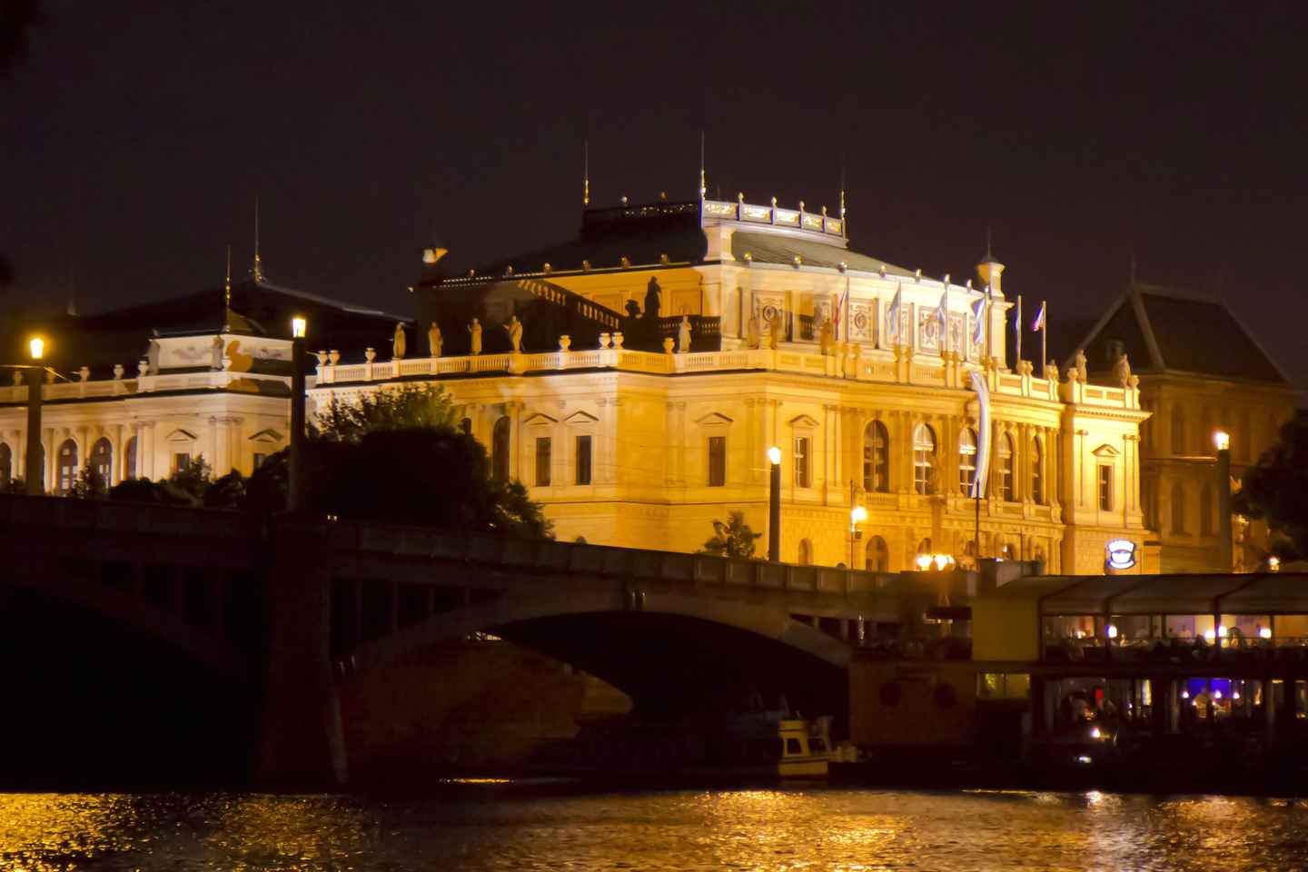 Excepcional tour privado en bicicleta por Praga