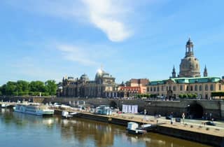 Dresden: Bootsfahrt mit Weinverkostung und Snacks