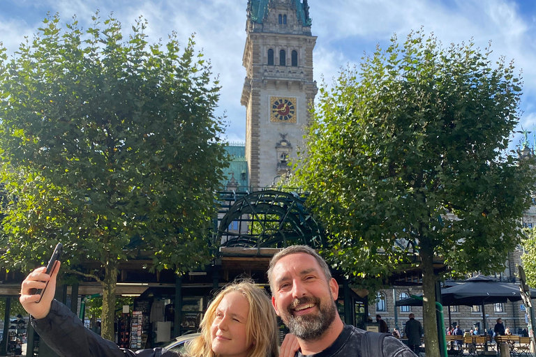 Hamburg: Murder Mystery hunt by the City Hall
