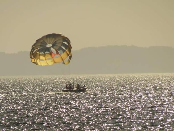 Sitges: 15 Minutes Parasailing