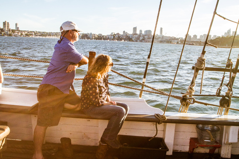 Sydney: Tall Ship Harbor Rejs z kolacją o zmierzchuSydney Harbour Tall Ship Twilight Dinner Cruise