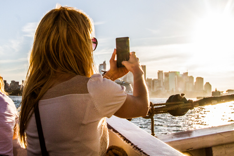 Sydney Harbour: Großsegler-Tour & Abendessen bei Dämmerung