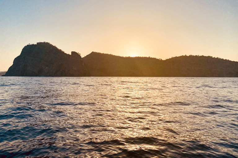 Ibiza: &quot;sunset&quot; tour from the sea in a private boat