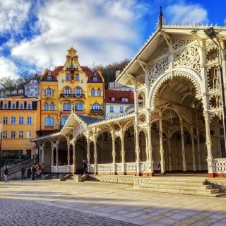 Från Prag: Hel dags utflykt till Karlovy Vary