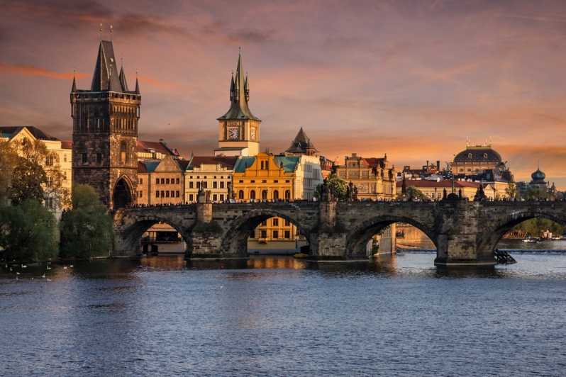 Prague: 2-Hour Dinner Cruise with Transfers
