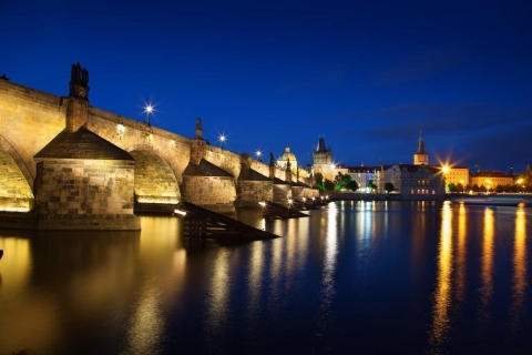 Praga: paseo en barco de 3 horas con cena y traslados