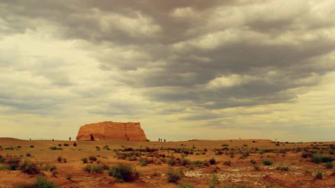 dunhuang tour privado a la puerta de jade pass y ghost city
