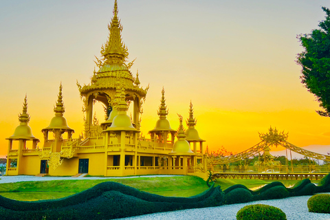 Chiang Rai: Private Transfer to Chang Mai with Temples Visit