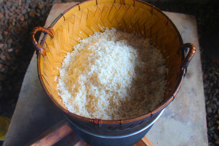 Luang Prabang: Cooking Class, Temple Visit, and Lunch