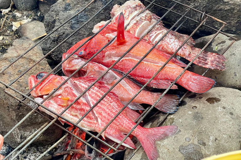 Santiago: Simple Bottom Fishing Trip with Local Fishermen